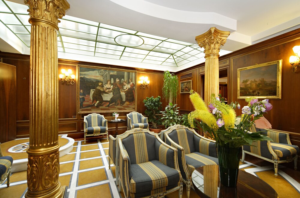 Executive Lounge