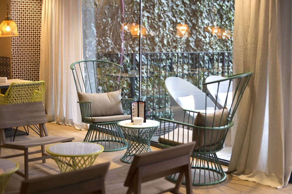 Hotel Bar