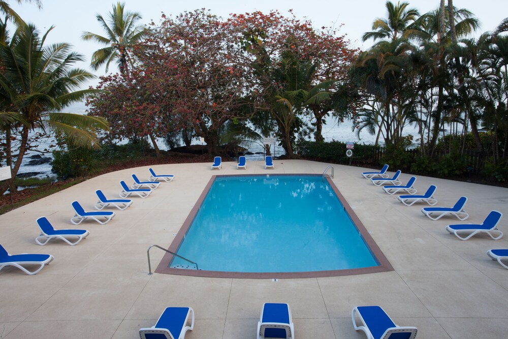 Sports facility, Castle Hilo Hawaiian Hotel