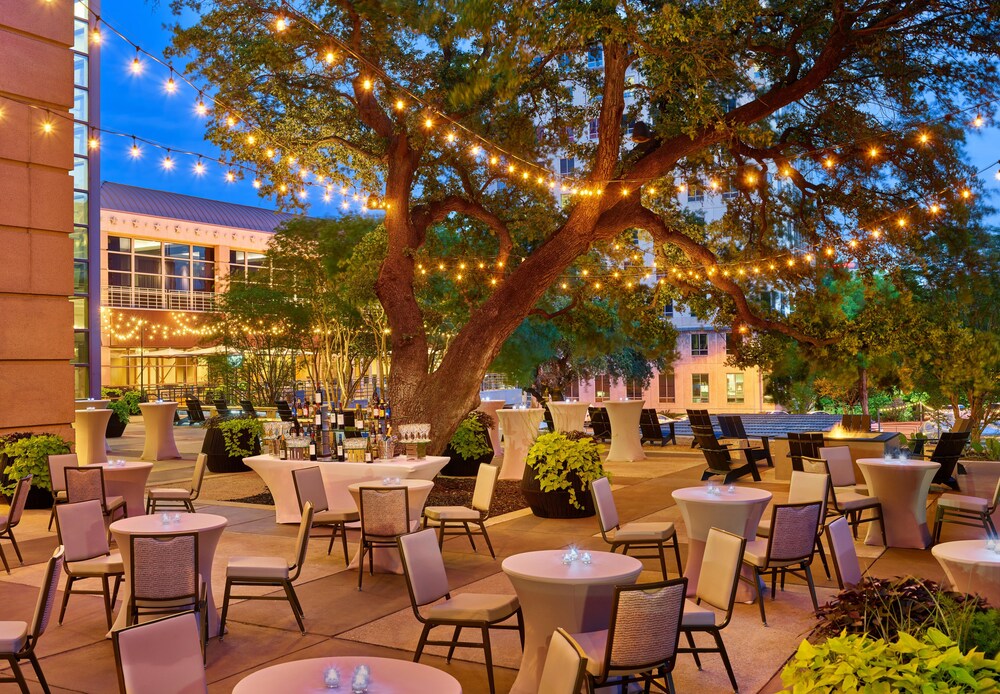 Courtyard, Sheraton Austin Hotel at the Capitol