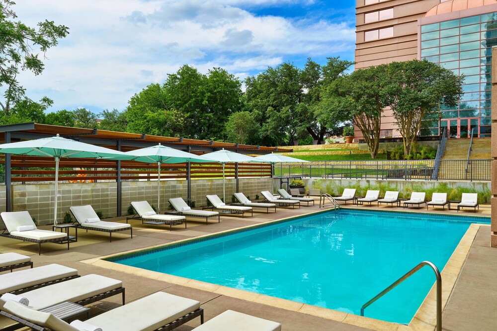 Outdoor pool, Sheraton Austin Hotel at the Capitol