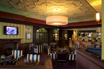 Hotel Bar