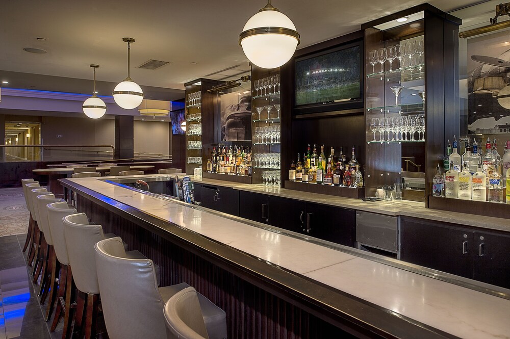 Hotel Bar