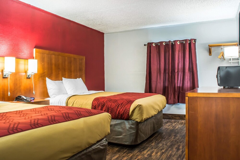 Room, Econo Lodge Brockport