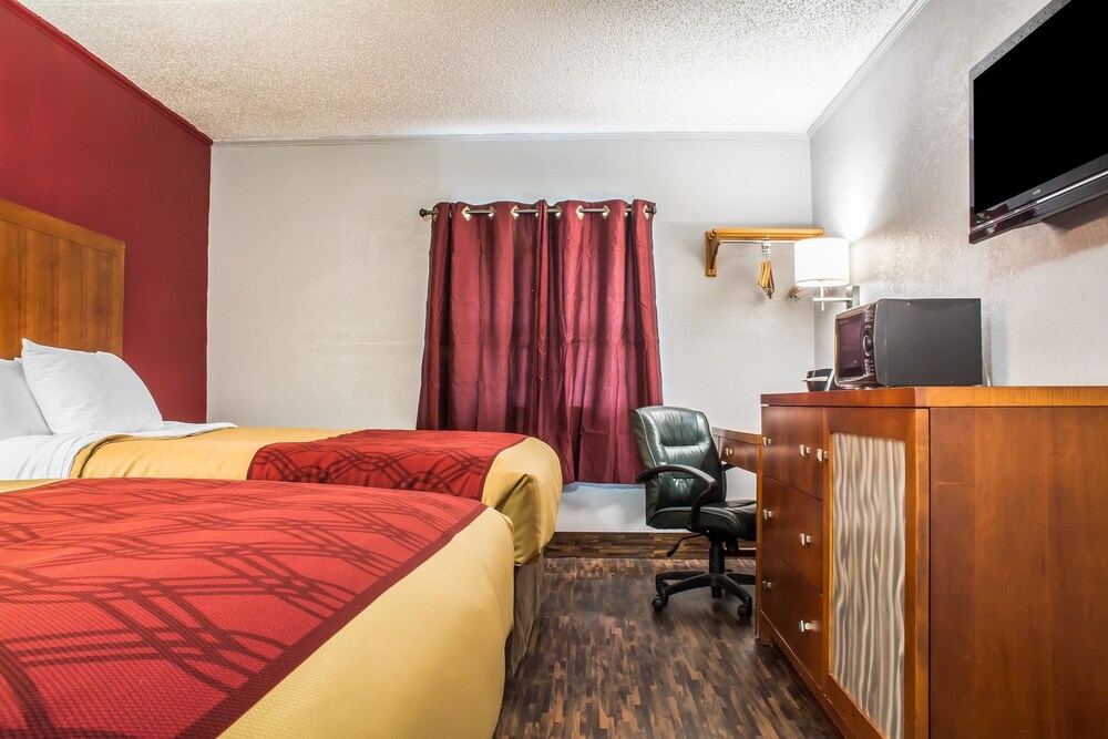 Room, Econo Lodge Brockport