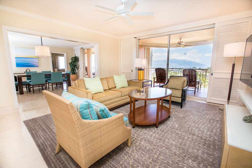 Living area, Grand Wailea Maui, A Waldorf Astoria Resort