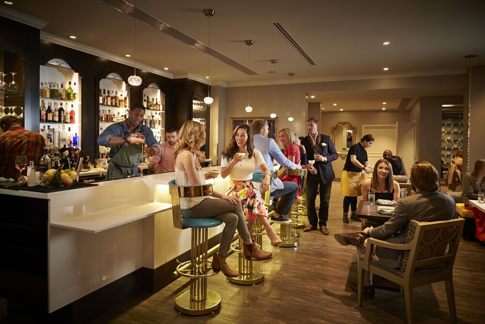 Hotel Lounge