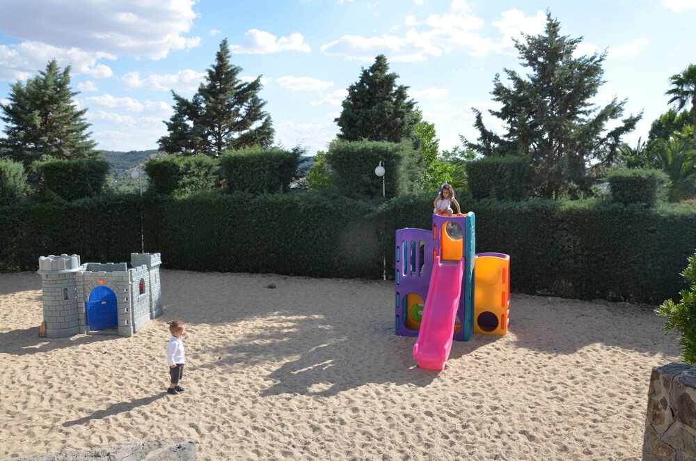 Childrens Play Area - Outdoor