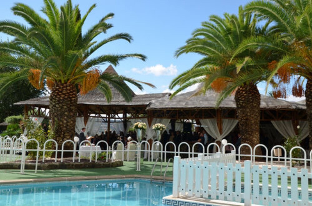 Poolside Bar