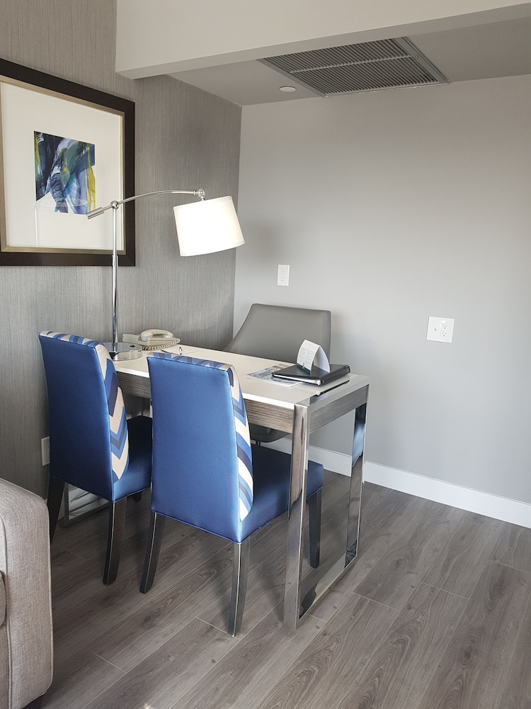In-Room Business Center