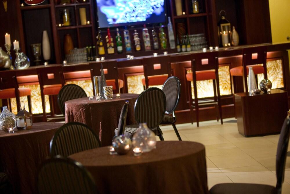 Renaissance Austin Hotel: 2018 Room Prices from $135, Deals & Reviews