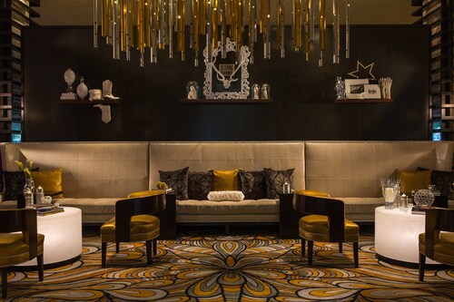 Renaissance Austin Hotel
