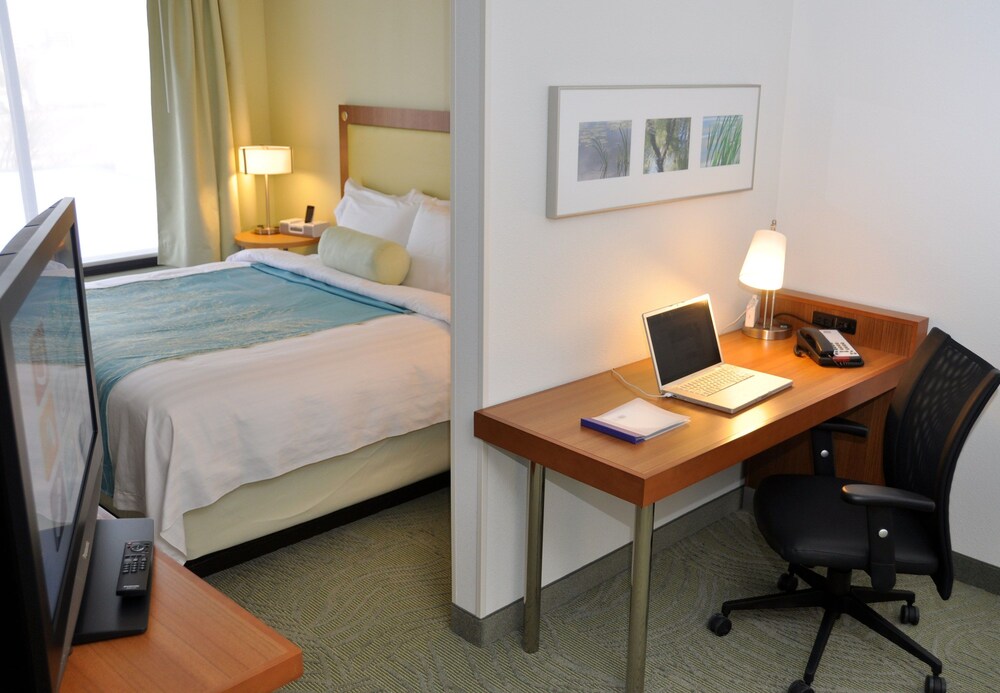 Studio, 1 King Bed with Sofa bed - In-Room Business Center