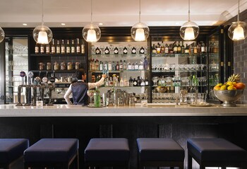Hotel Bar