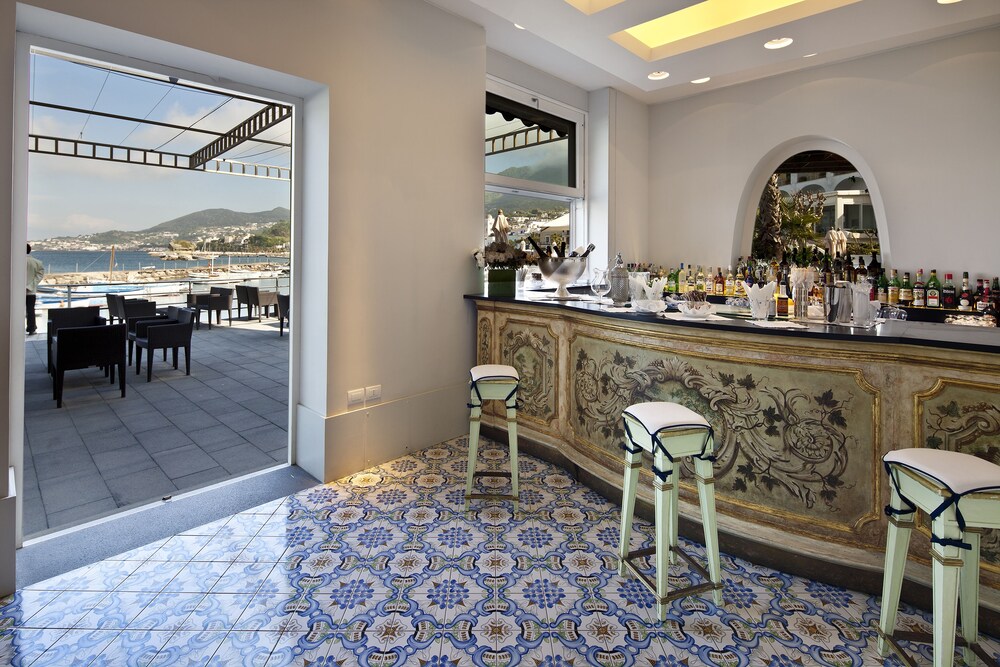 Poolside Bar