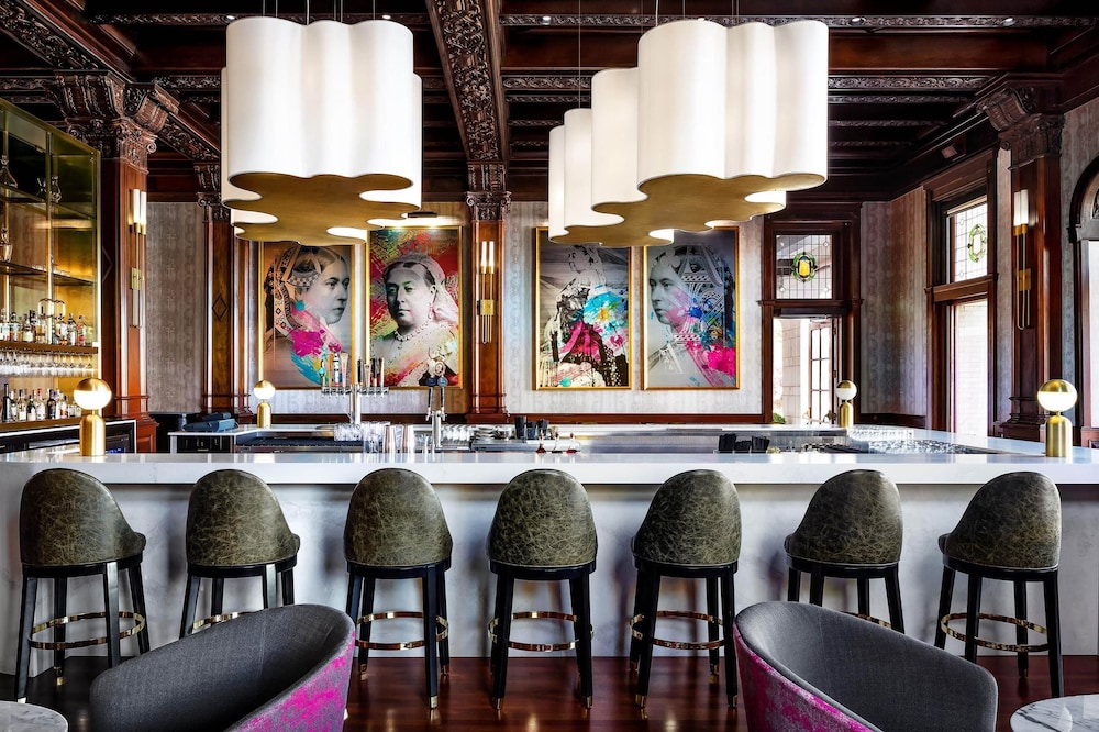 Hotel Lounge