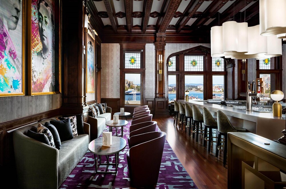 Hotel Lounge