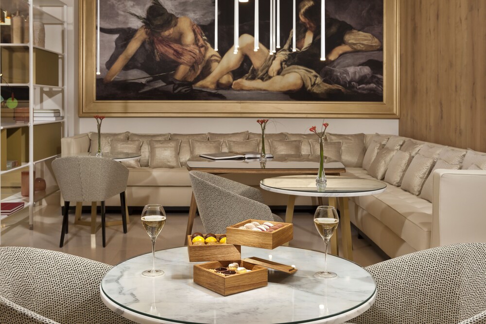 Executive Lounge