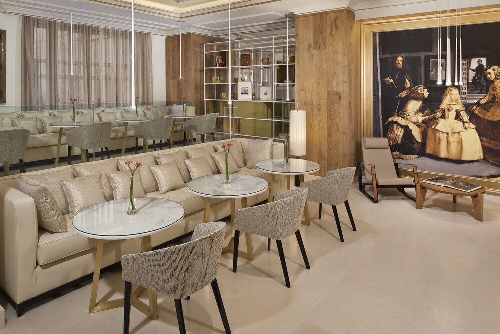 Executive Lounge