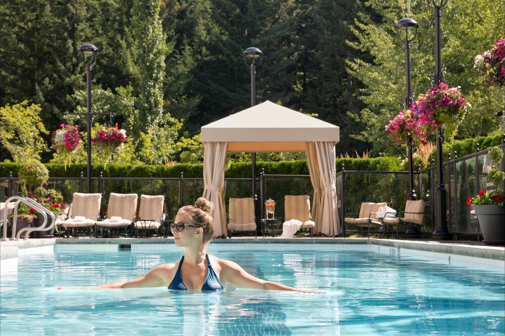 Indoor/Outdoor Pool