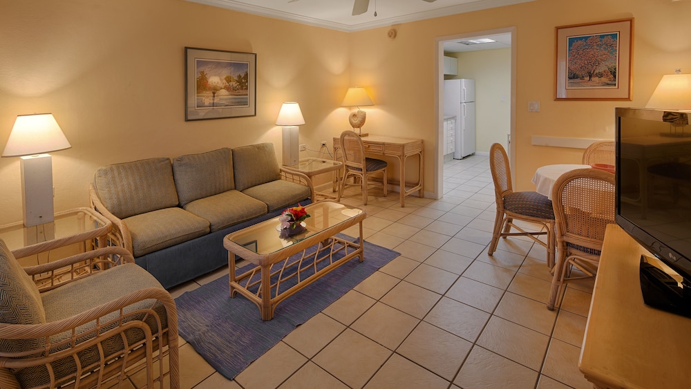 Suite, 1 Bedroom (Twin beds) - Living Area