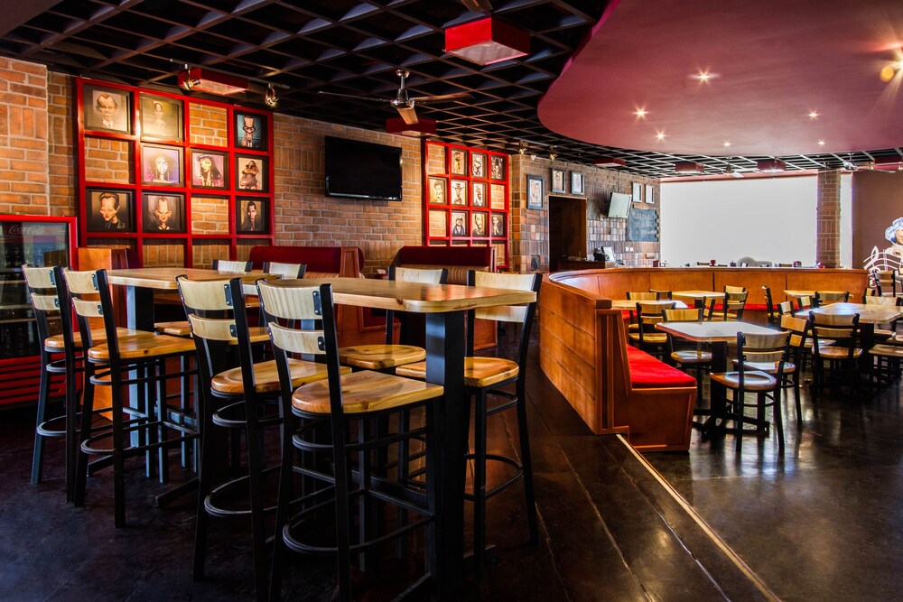 Hotel Bar