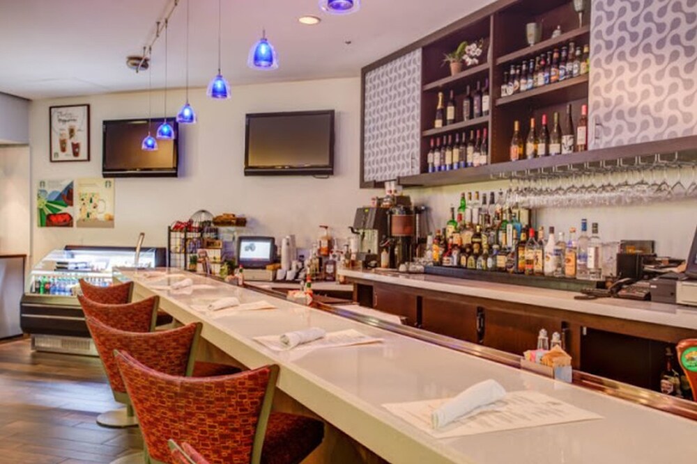 Hotel Bar