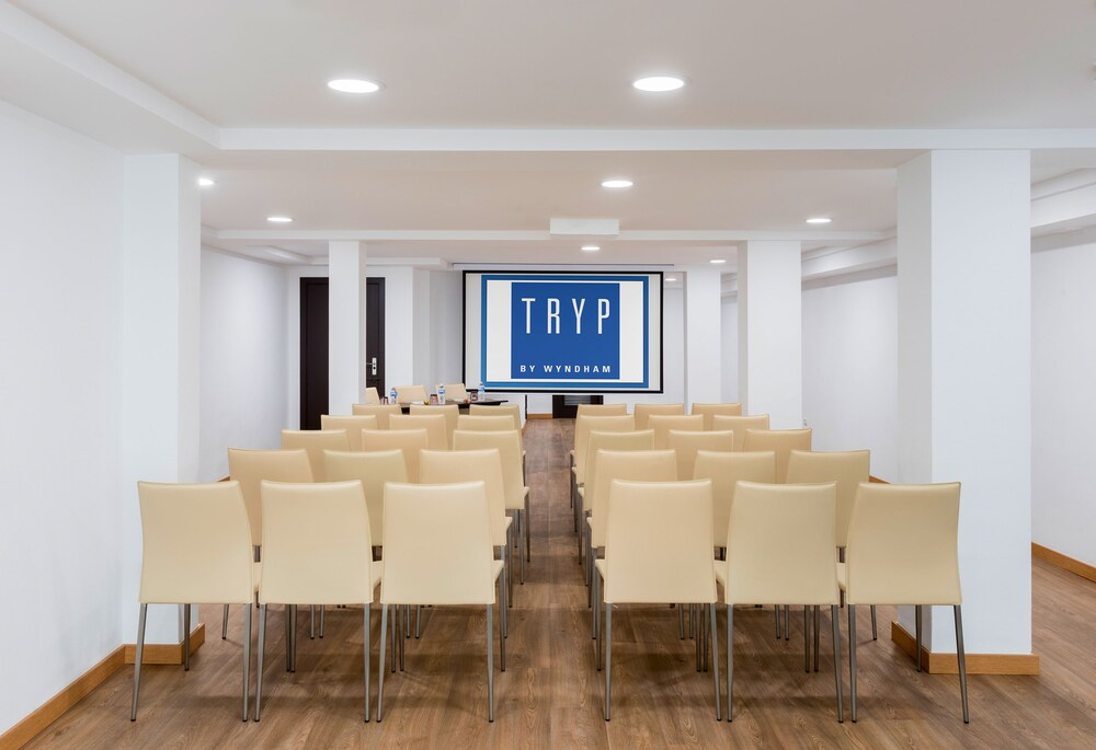 Executive Lounge