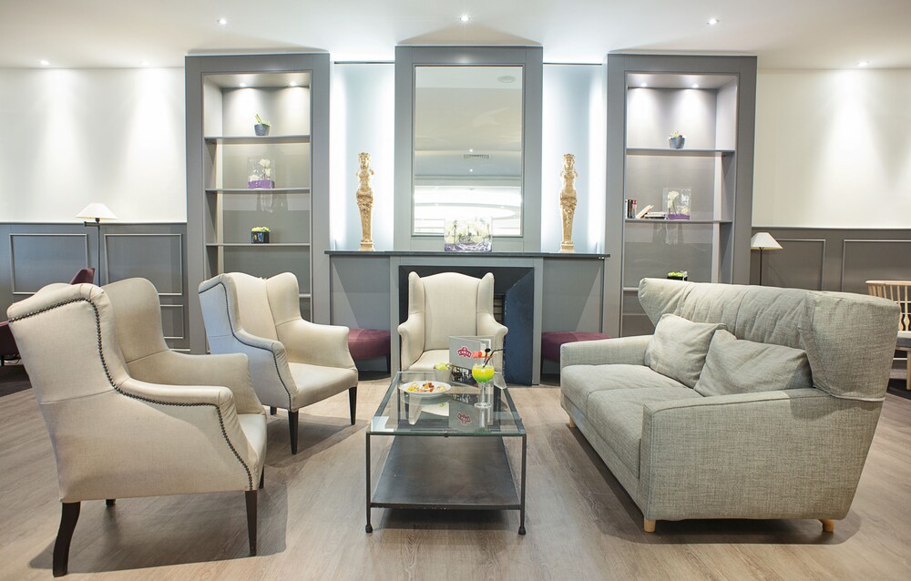 Hotel Lounge