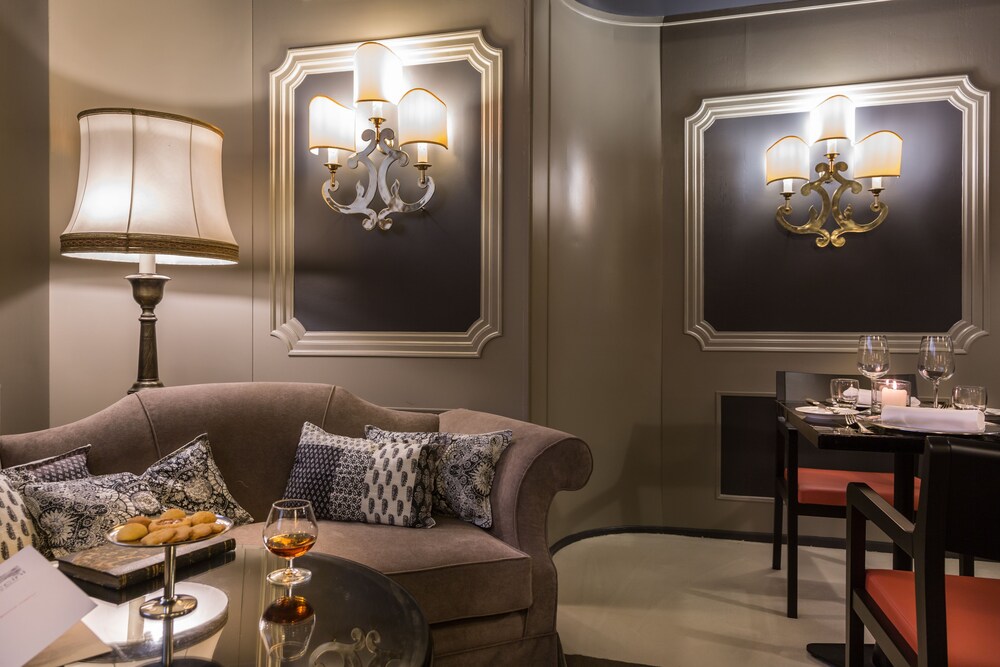 Hotel Bar