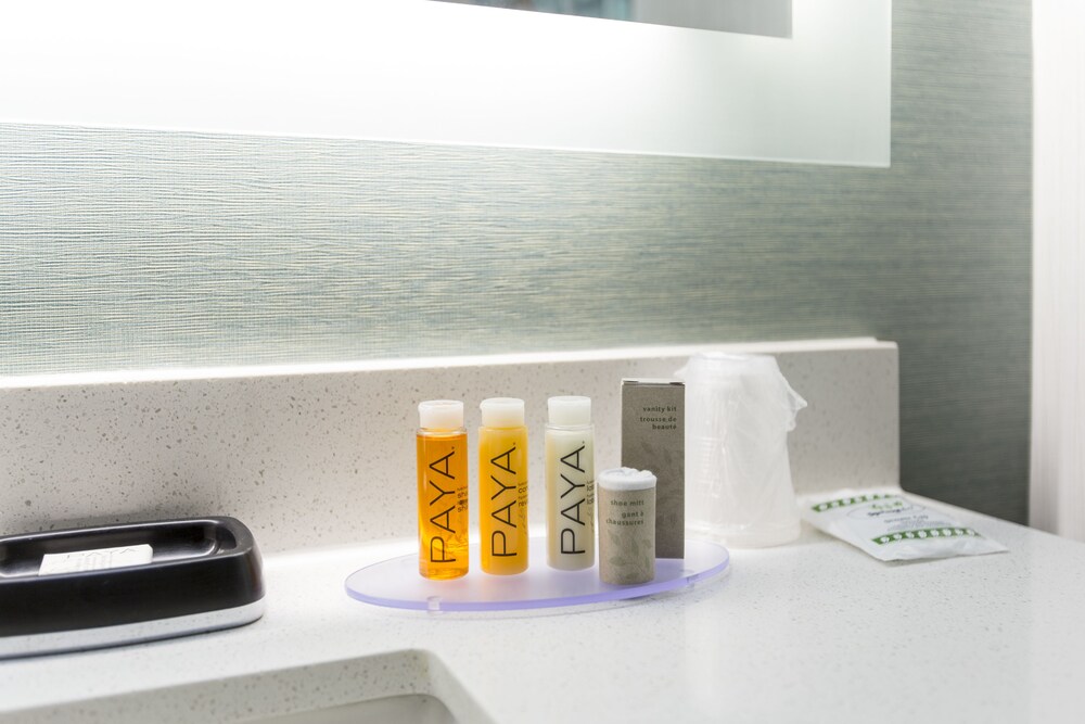 Bathroom amenities, Royal Palace Westwood