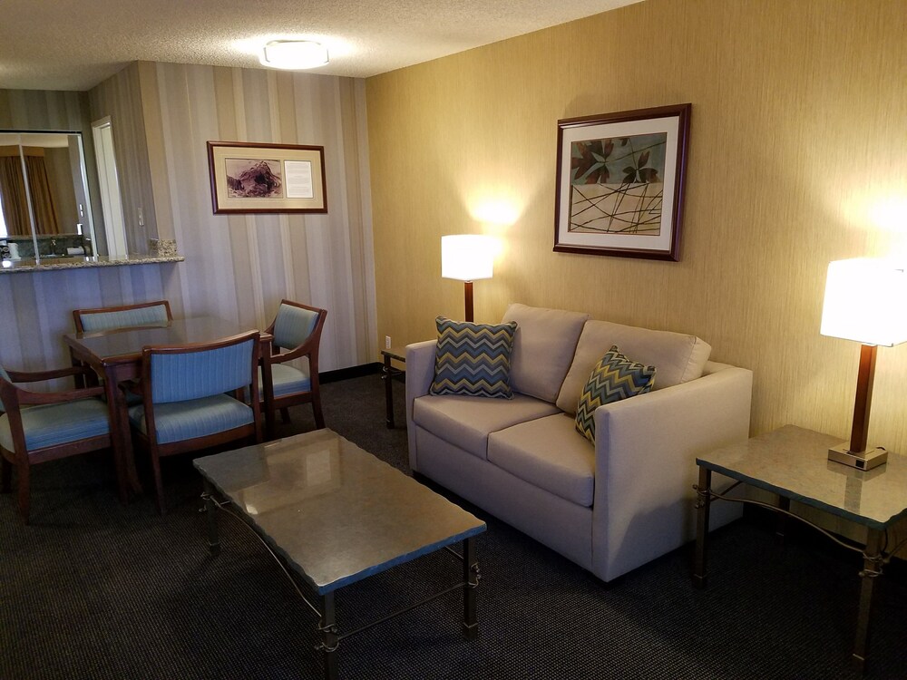 Living area, Best Western Cascadia Inn