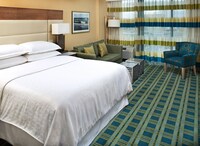 Deluxe Room, Poolside