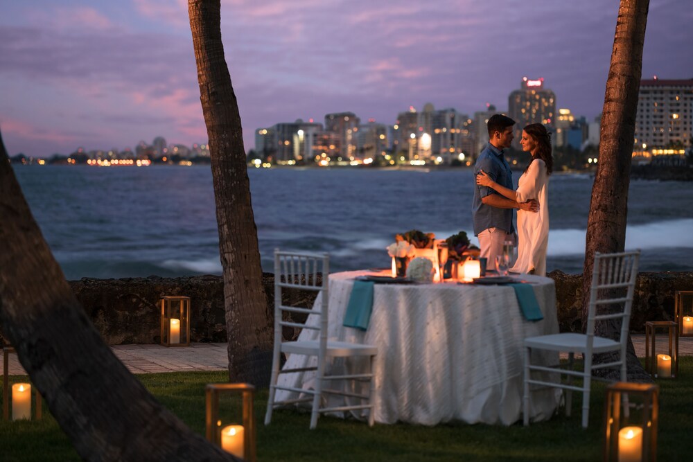 Couples Dining