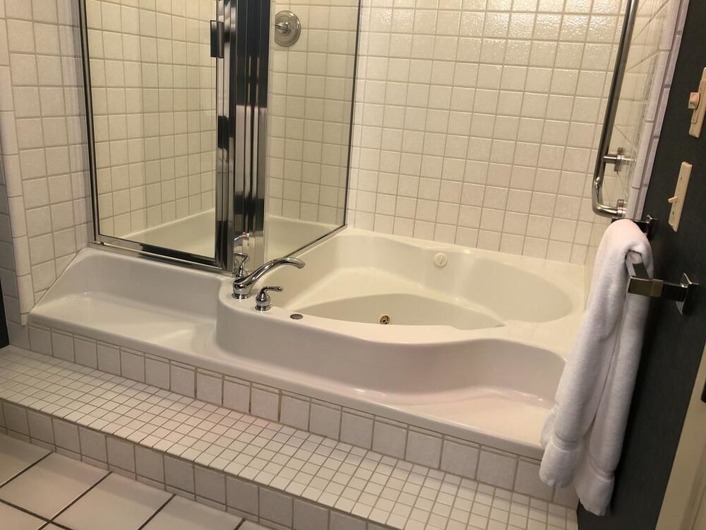 Jetted Tub