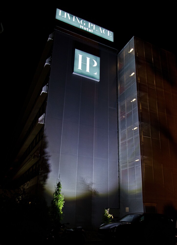 Facciata hotel (sera/notte)