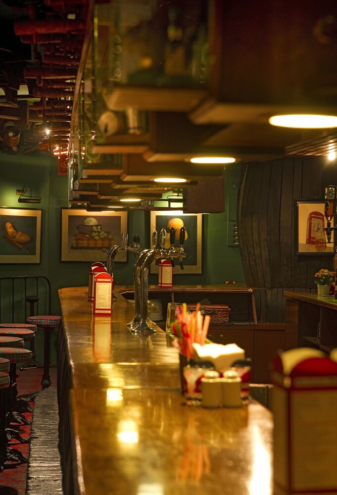 Hotel Bar