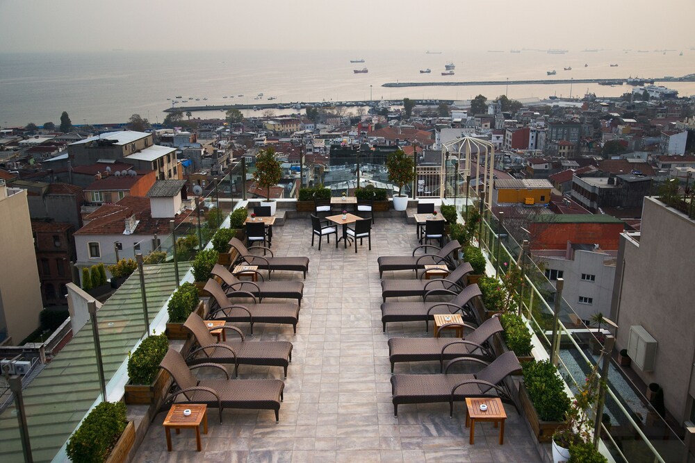 Sundeck