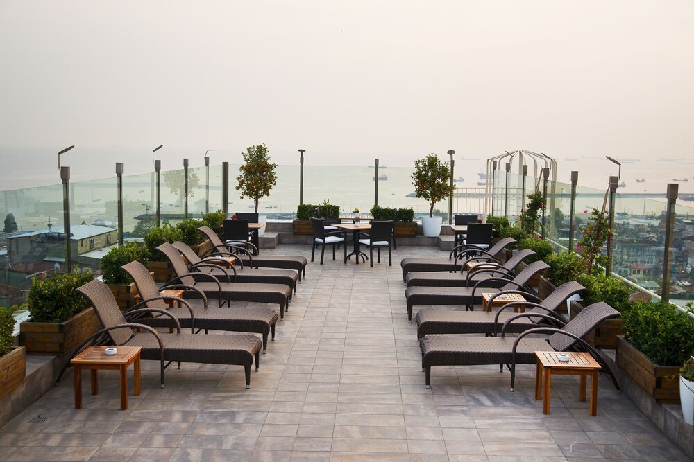 Sundeck