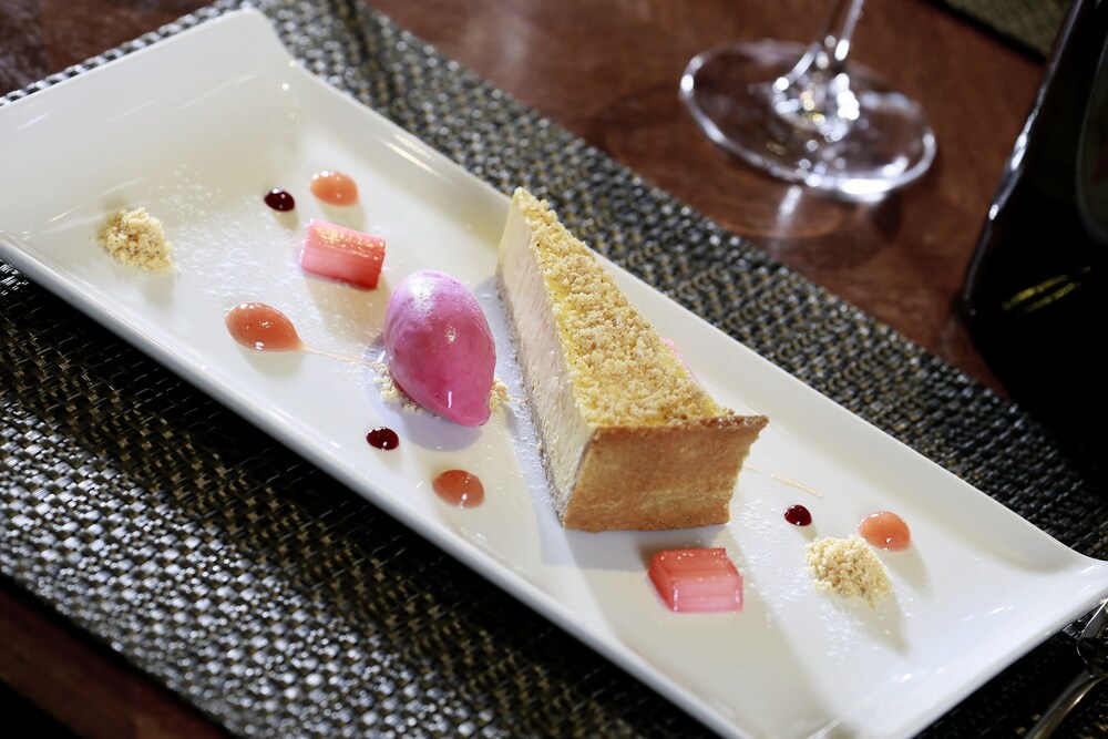 Room Service - Dining