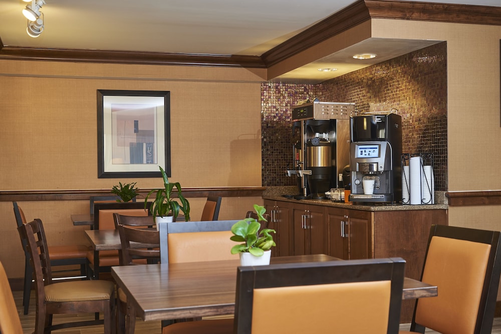 Executive Lounge