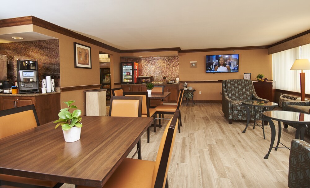 Executive Lounge