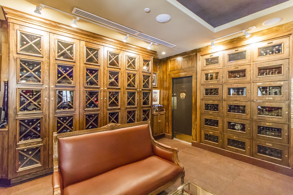 Hotel Lounge