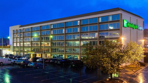 Holiday Inn Express Civic Center