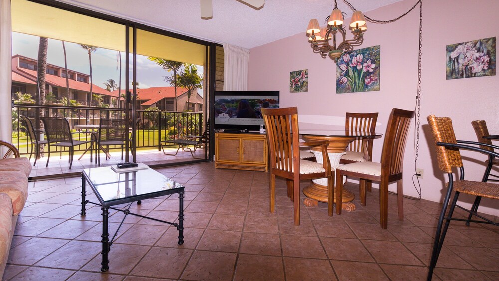 Condo, 1 Bedroom, Partial Ocean View - Living Area