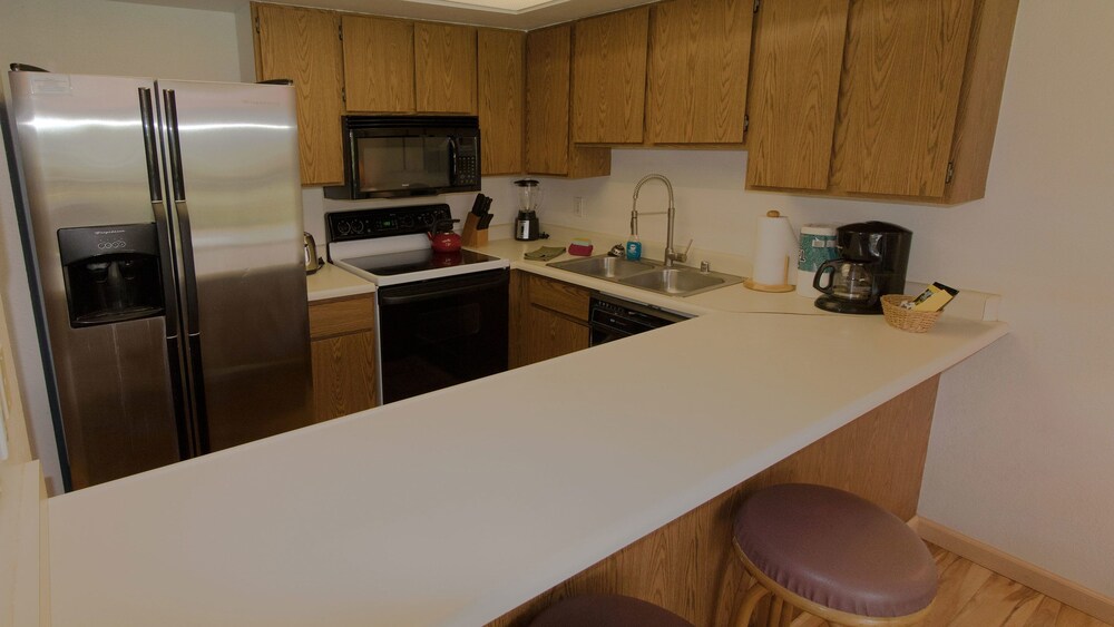 Condo, 2 Bedrooms, Partial Ocean View - In-Room Kitchen