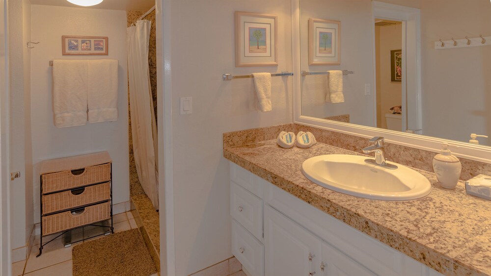 Condo, 1 Bedroom, Partial Ocean View - Bathroom