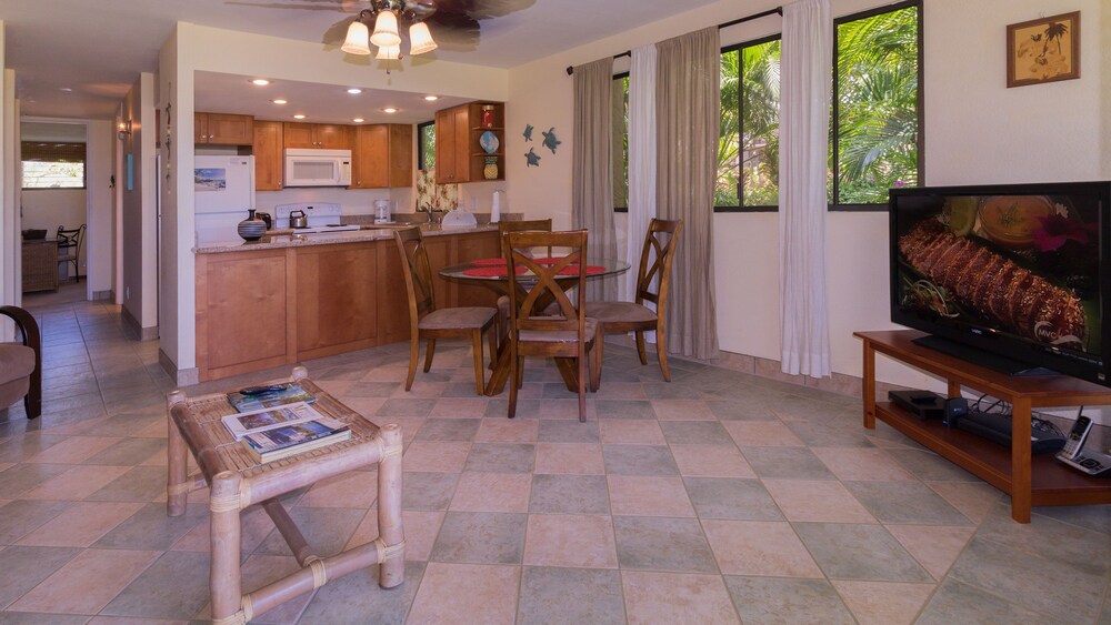 Condo, 1 Bedroom, Ocean View - Living Area