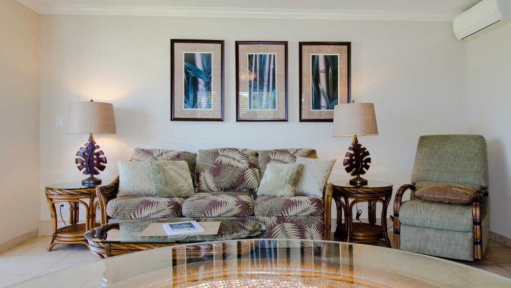 Condo, 1 Bedroom, Ocean View - Living Area