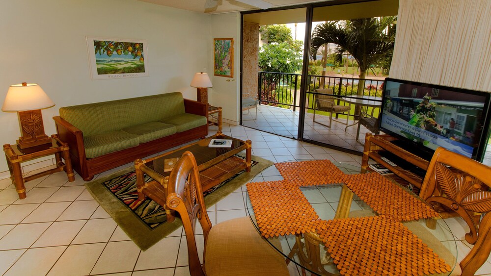 Condo, 1 Bedroom, Partial Ocean View - Living Area